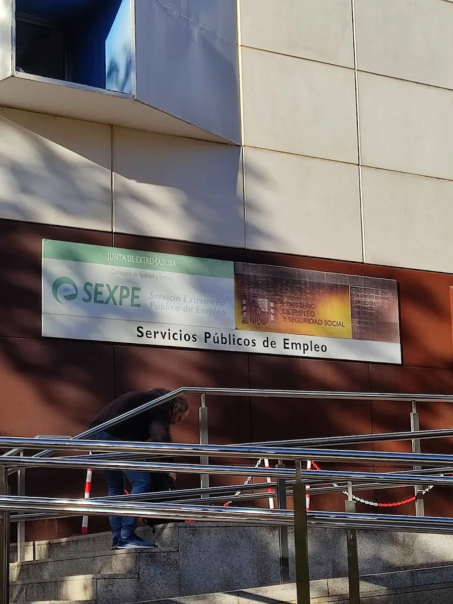Photo of the SEPE office in Cáceres, Cáceres
