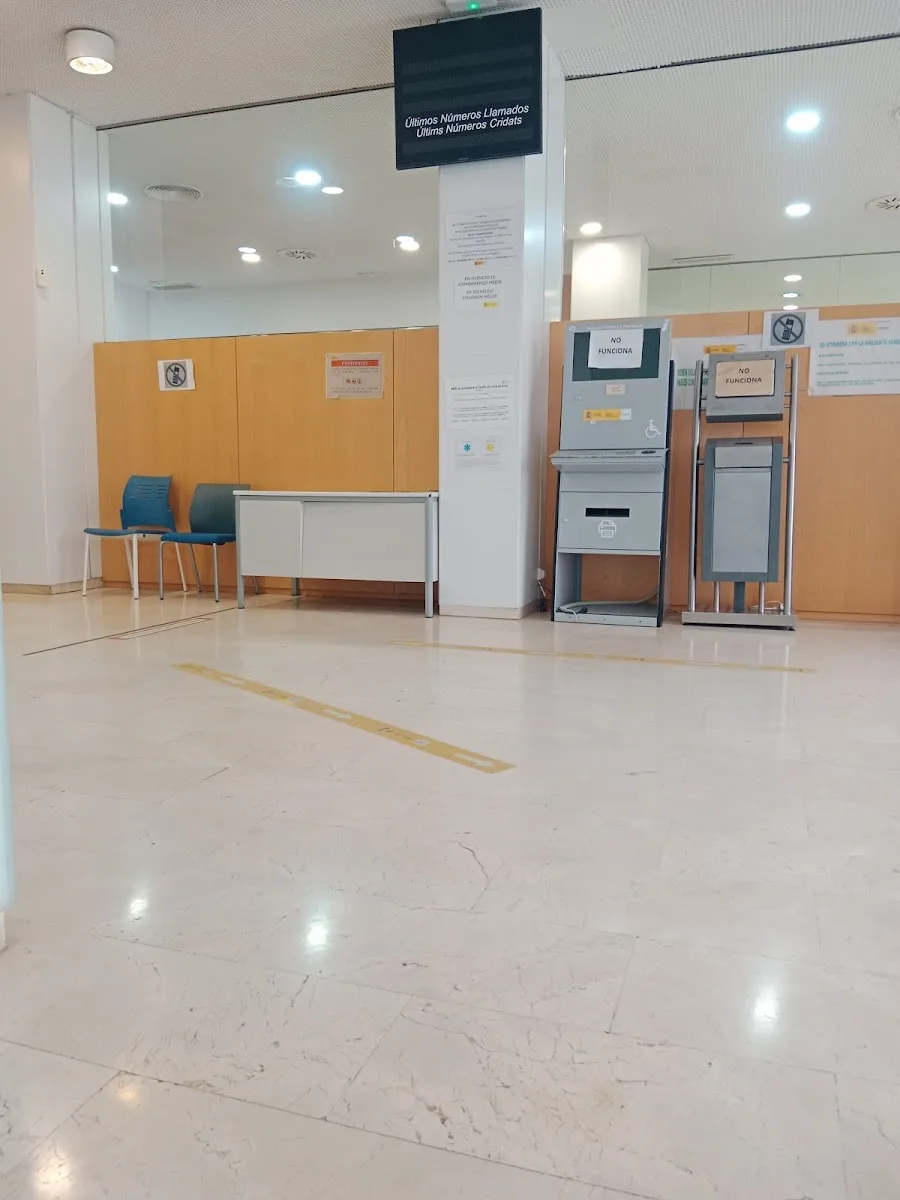 Photo of the SEPE office in Torrevieja, Alicante